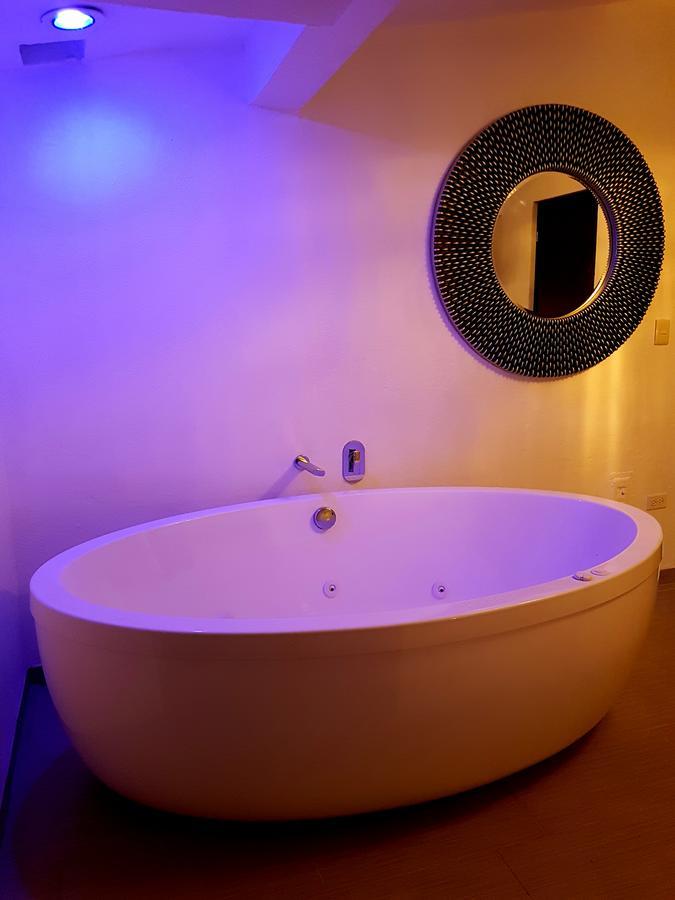 Suite with Spa Bath
